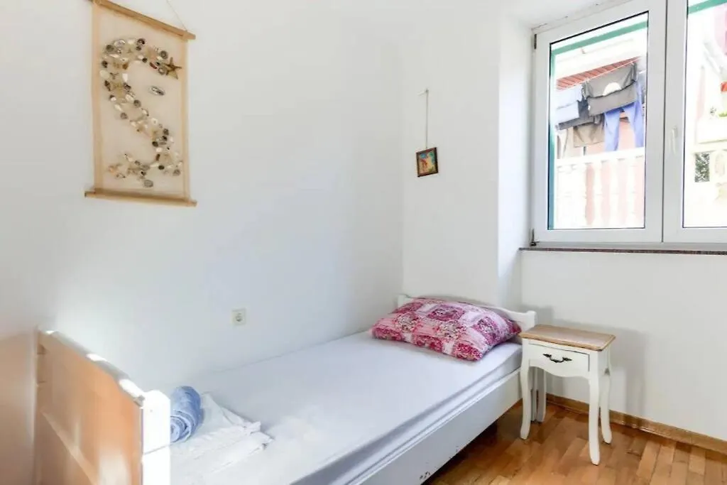 Apartment Mila - 15M From The Sea Pag Town