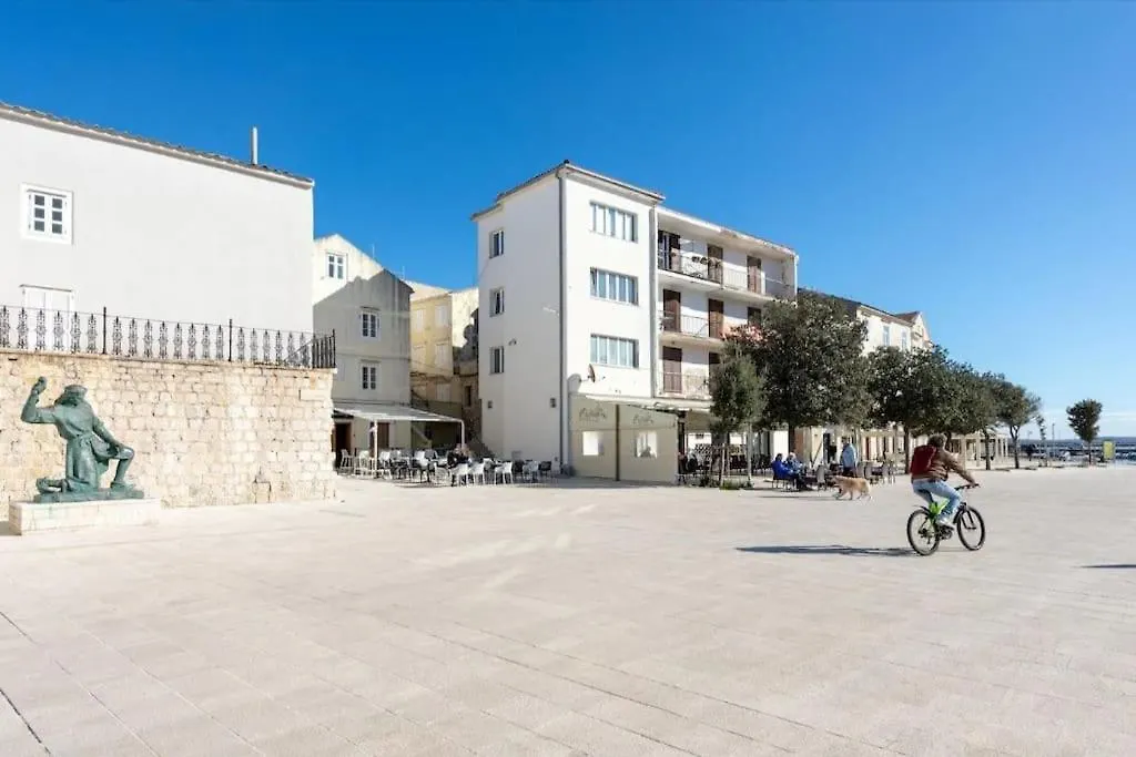 Apartment Mila - 15M From The Sea Pag Town