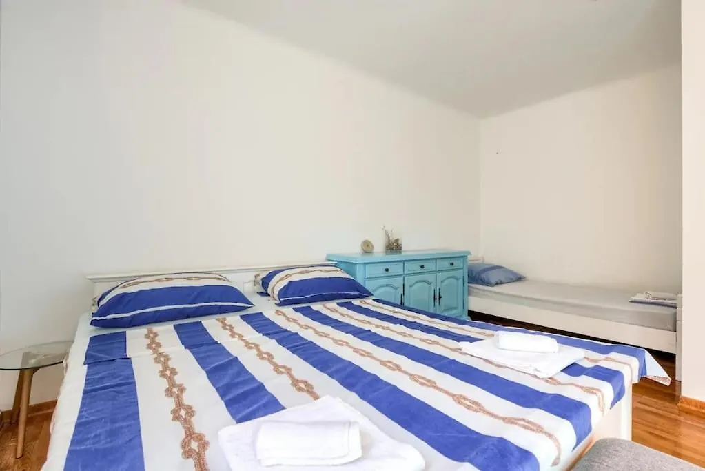 Apartment Mila - 15M From The Sea Pag Town 0*,