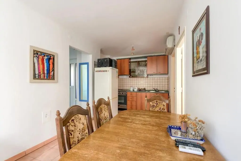 Apartment Mila - 15M From The Sea Pag Town