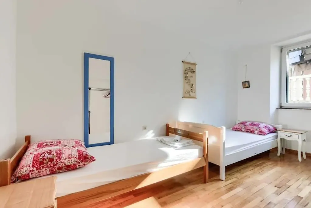 Apartment Mila - 15M From The Sea Pag Town