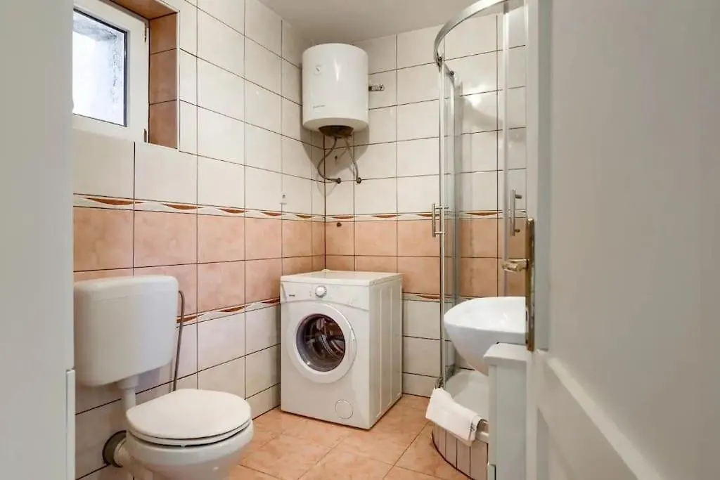 Apartment Mila - 15M From The Sea Pag Town