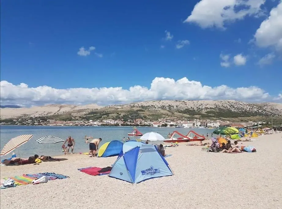 Apartment Mila - 15M From The Sea Pag Town