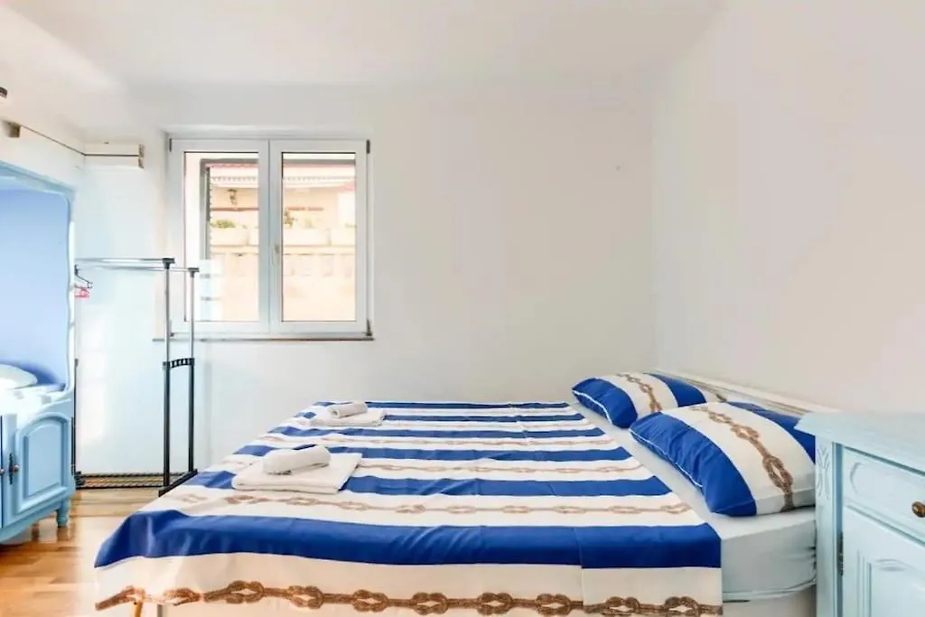 Apartment Mila - 15M From The Sea location